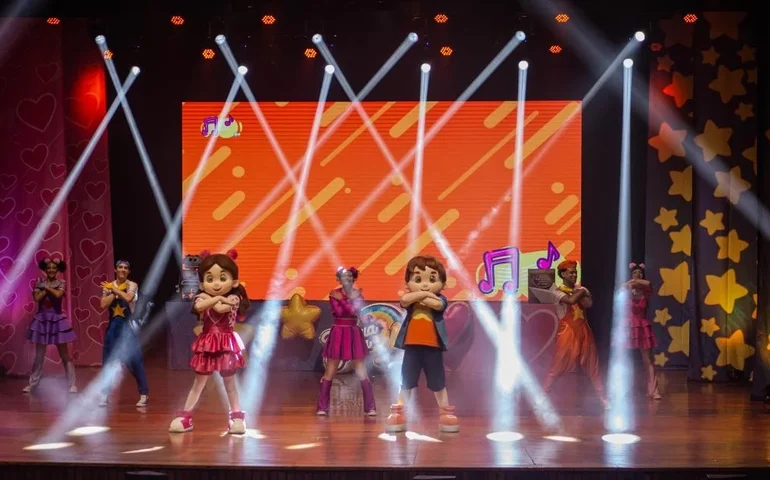 Show de bonecos dos irmãos Maria Clara e JP chega à Maceió