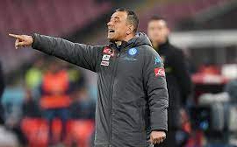 Napoli troca de treinador a dois dias de confronto com o Barcelona pela Liga dos Campeões