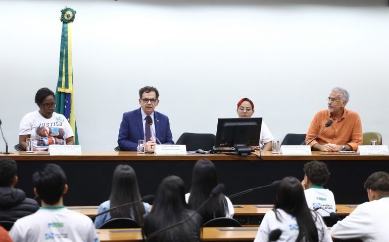 Governo anuncia na Câmara política nacional para prevenir violência letal contra crianças