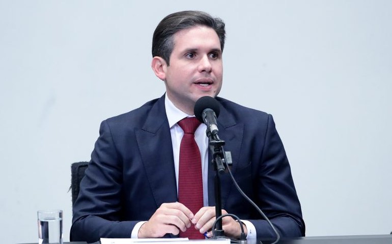 Deputada Luiziane e brasileiros são apreendidos por Marinha de Israel, diz Hugo Motta