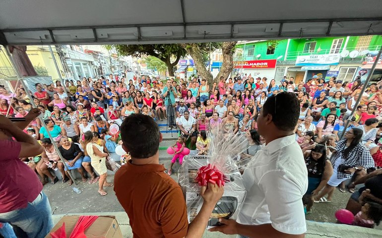 Música, prêmios, alegria e emoção marcam festa do Dia das Mães em Maragogi