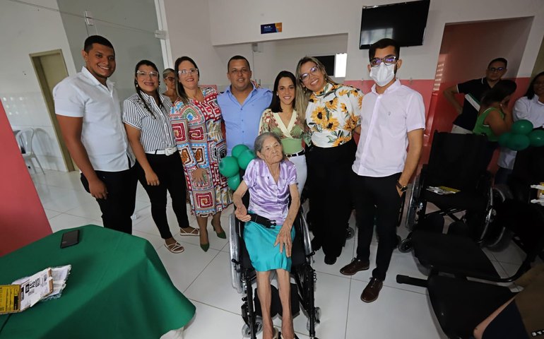 Mais 12 pessoas são contempladas com cadeiras de rodas em Lagoa da Canoa