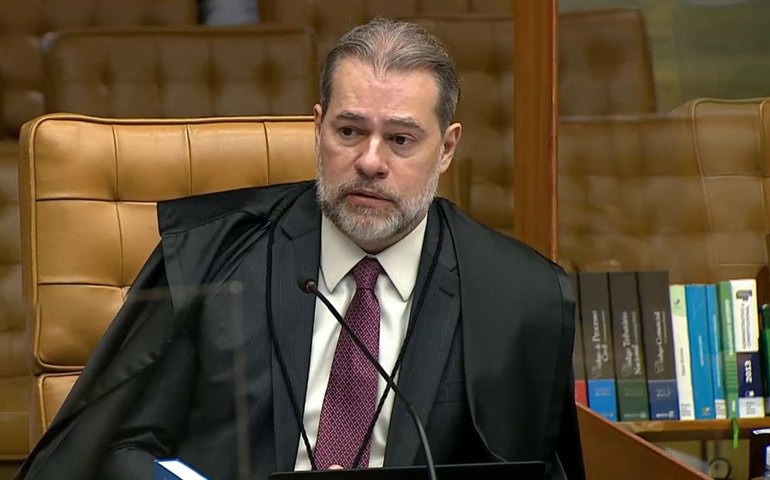 Toffoli é internado com inflamação nos pulmões