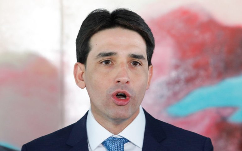 Costa Filho: Estamos assinando hoje a não privatização do Porto de Santos