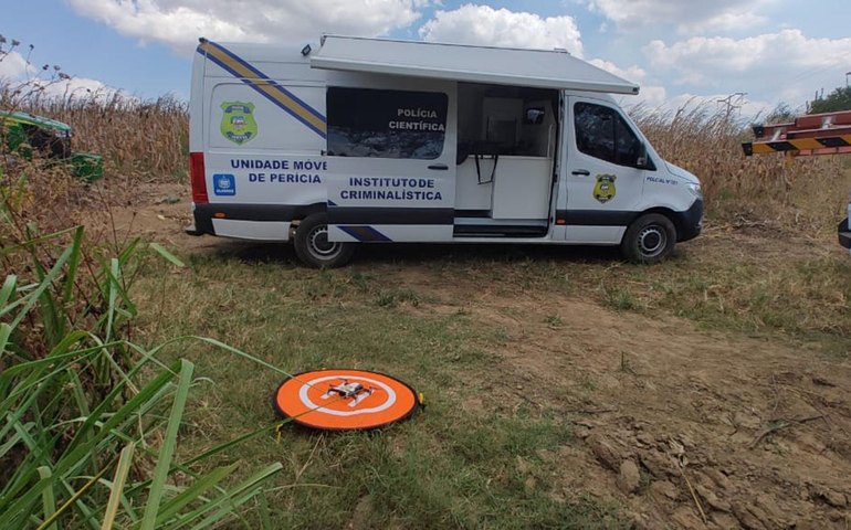 Polícia Científica de Alagoas examina local de morte por descarga elétrica