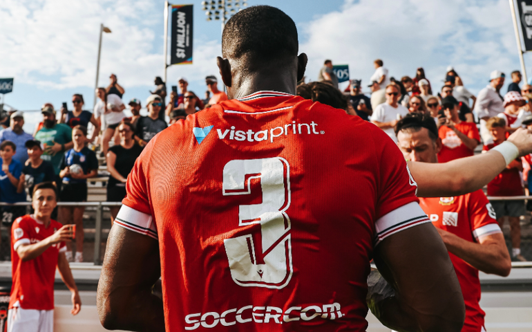 Time de Ryan Reynolds insiste em Gareth Bale e faz proposta: 'jogar golfe sempre que precisar'