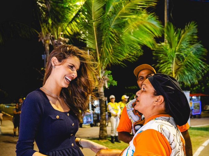 Primeira-dama realiza visita aos ambulantes durante os preparativos do Natal de Todos Nós