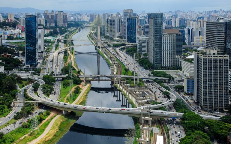 Marginal Pinheiros vai crescer? Projeto que facilita obras tem votação ‘a jato’