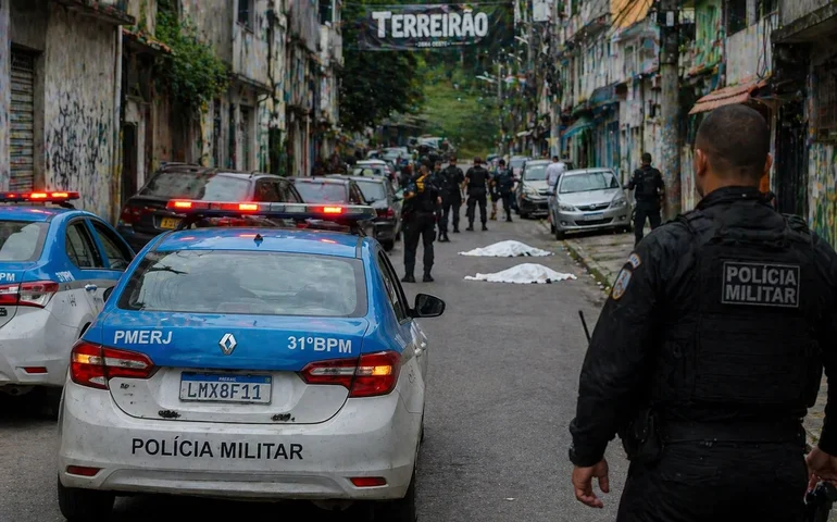 Duas pessoas morrem em confronto entre facções rivais no Terreirão