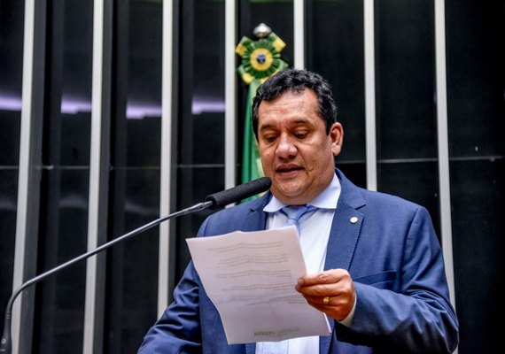 Severino Pessoa defende a aprovação de novas regras para educação bilíngue de surdos