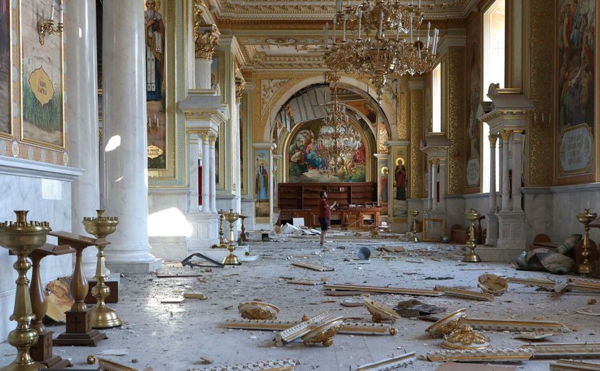 Em ataque a Odessa, Rússia destrói maior catedral da cidade