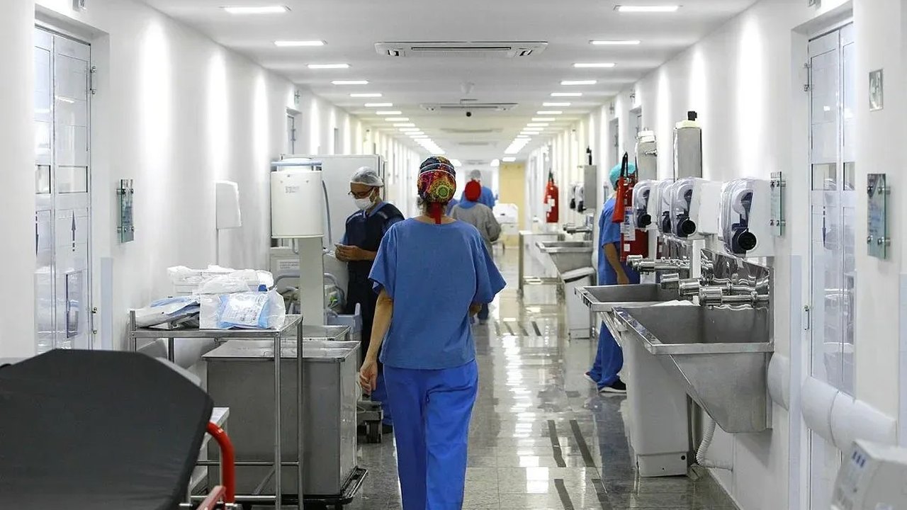 Na rede pública, falta vai de insumo de tomografia a remédio para a febre