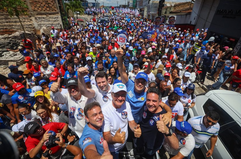 Renan Filho reúne mais de 15 mil pessoas na maior caminhada de Arapiraca