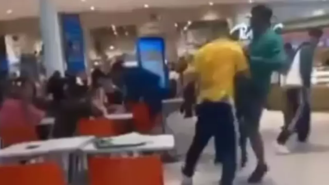 Argentina: mais de 200 adolescentes se envolvem em briga generalizada em shopping