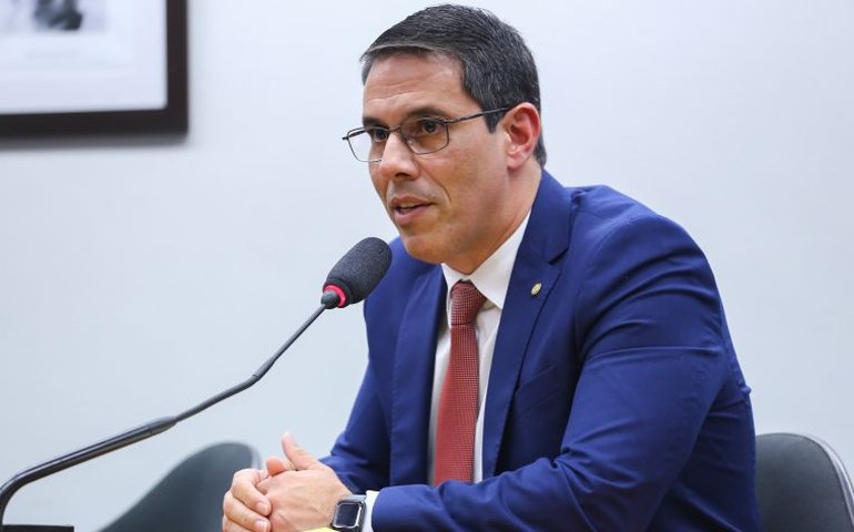 Comissão aprova política de inclusão digital para municípios com recursos do Fust