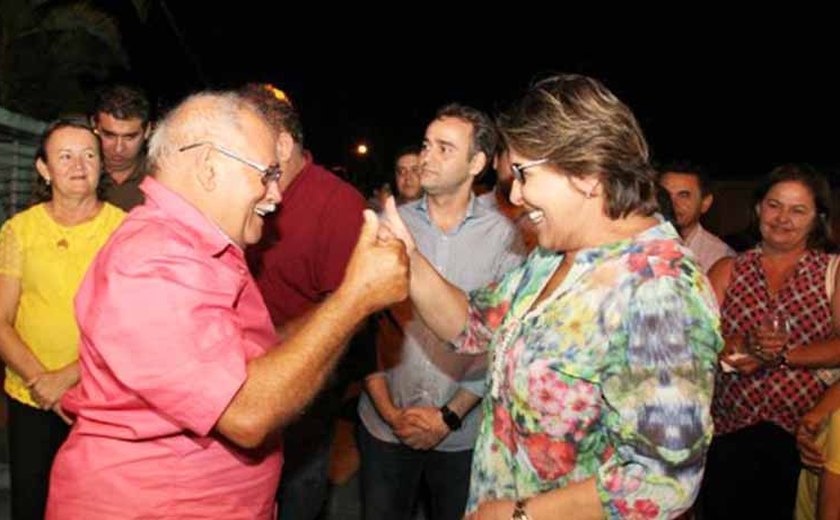 Arapiraca: Prefeita Célia Rocha entrega calçamento de ruas no bairro Baixa Grande