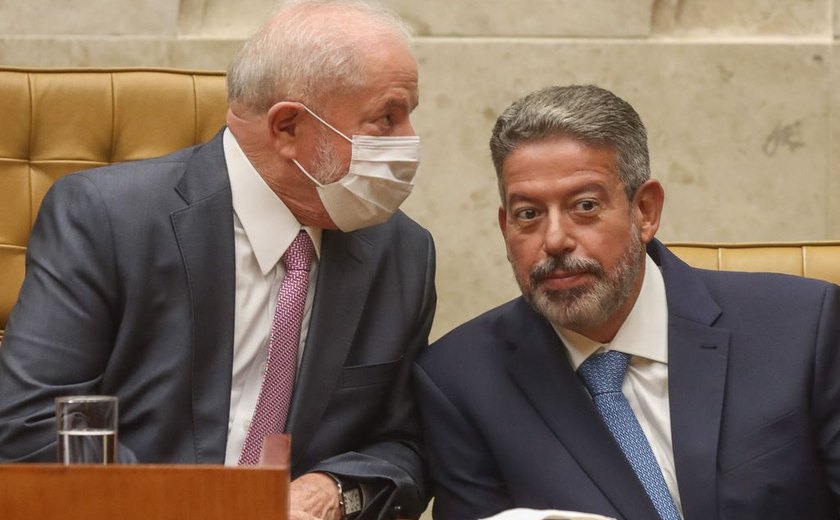 Lula e Lira discutem crise do governo com o Congresso em encontro no Alvorada 