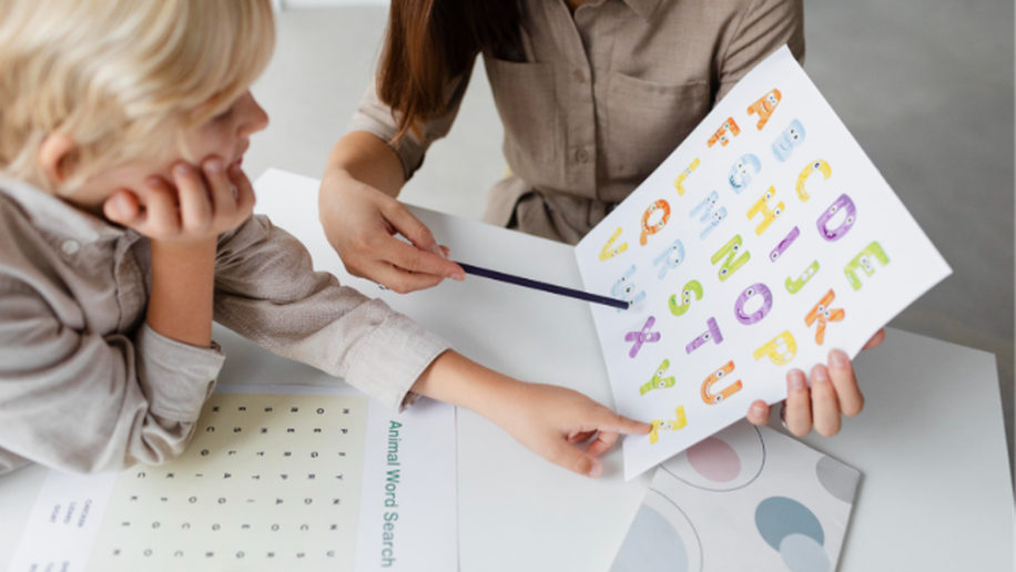 Alfabetização infantil: cinco pequenas atitudes no dia a dia que podem acelerar o aprendizado das crianças