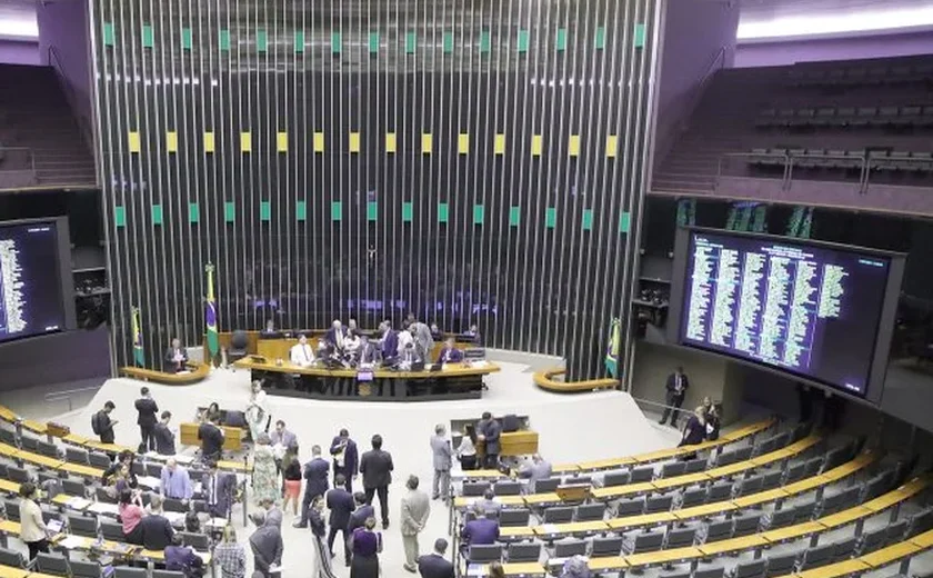 Recesso parlamentar é prolongado e plenário da Câmara ficará um mês sem votações