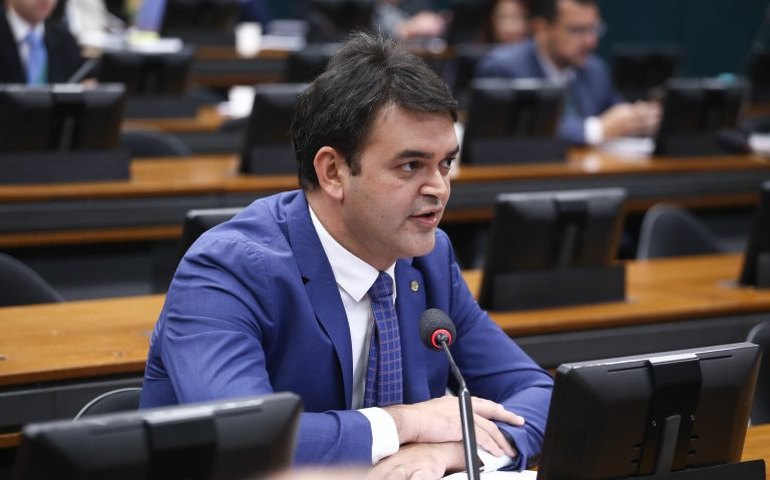 Comissão aprova aumento de pena para furto de medicamento de alto custo do SUS