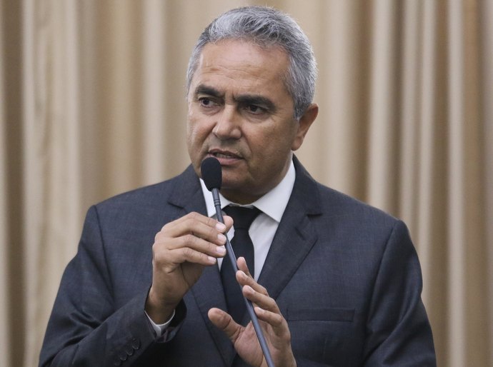 Francisco Tenório denuncia gasto excessivo da Prefeitura de Chã Preta com festividades