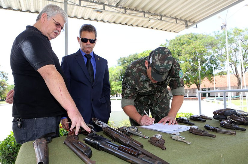Judiciário alagoana entrega 209 armas ao Exército para serem destruídas