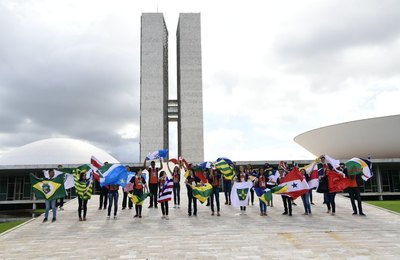Atenção estudantes: abertas inscrições para o programa Jovem Senador
