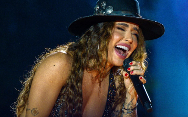 Lauana Prado se apresenta no Rio com participações de Dilsinho e Mumuzinho