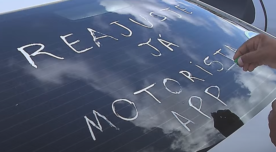 Motoristas de aplicativo paralisam atividades por 24 horas em Aracaju / Foto: Foto: TV Atalaia/Reprodução