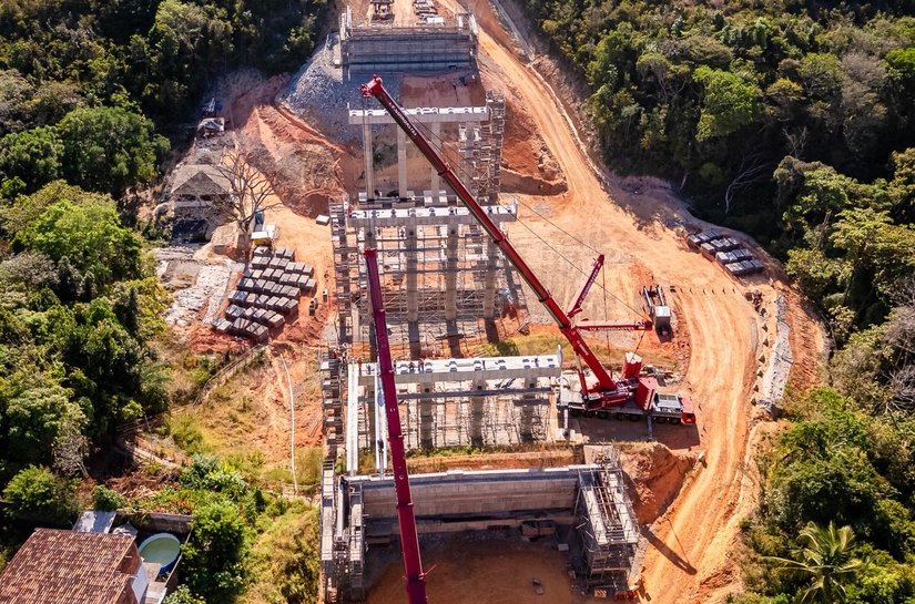 Vice-prefeito e titular da Seminfra vistoria obras da Linha Verde na parte alta