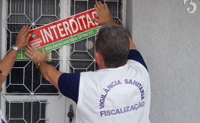 A equipe do órgão encontrou no local charque estragado e queijo coalho vencido