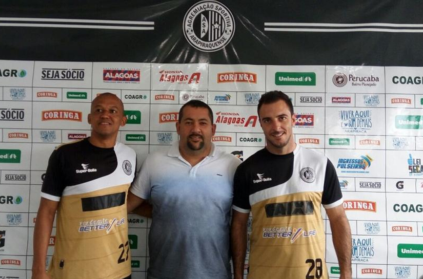 Direção do Asa anuncia o retorno do atacante Reinaldo e do volante Max