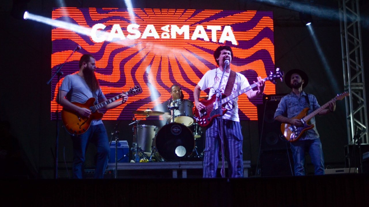 Casa da Mata lança música ao vivo e faz “show de despedida” do 1º álbum
