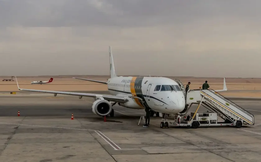 Repatriados da Faixa de Gaza fazem parada no Recife