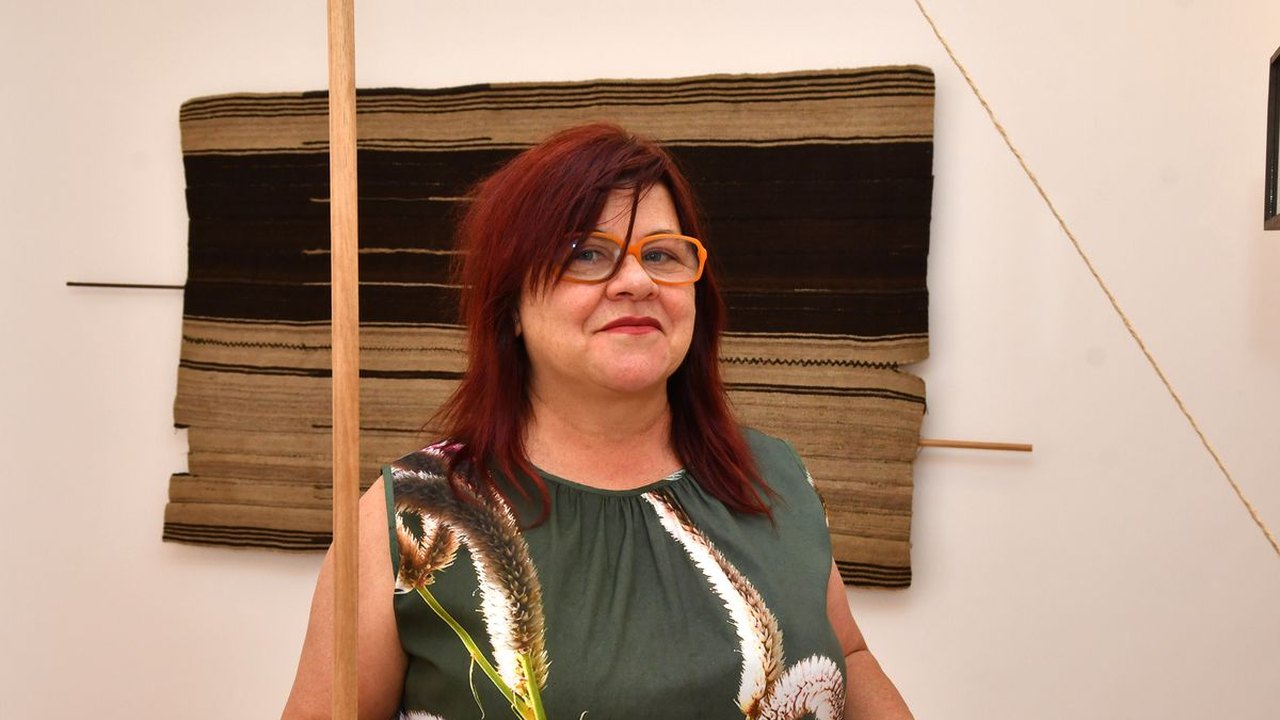Morre Rochelle Costi, fotógrafa e artista visual, aos 61 anos
