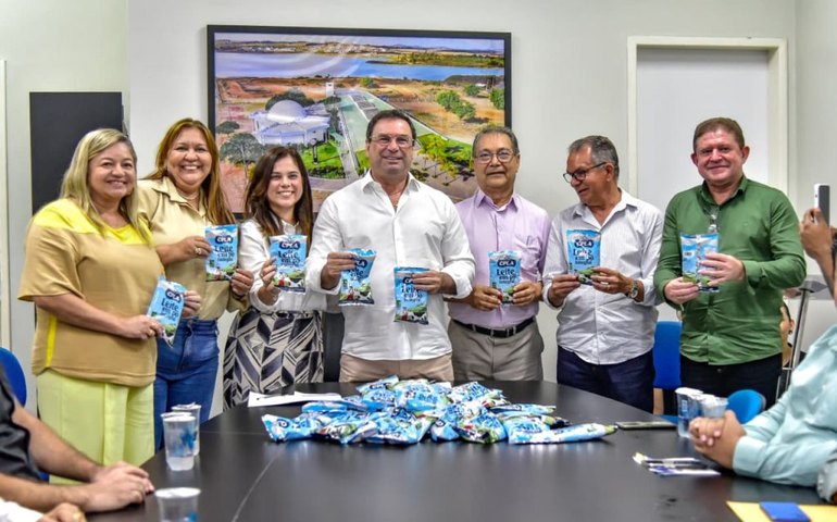 Creches e abrigos de Arapiraca recebem 20 toneladas de leite em pó