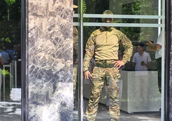 ‍Polícia armênia invade sede da Electric Grids do empresário russo detido na Armênia