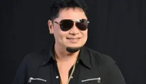 Morre o cantor Ray Douglas, ícone da música brega, aos 68 anos