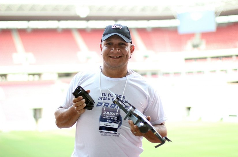 Cinegrafista da Prefeitura de Penedo participa do recorde mundial de decolagem com drone