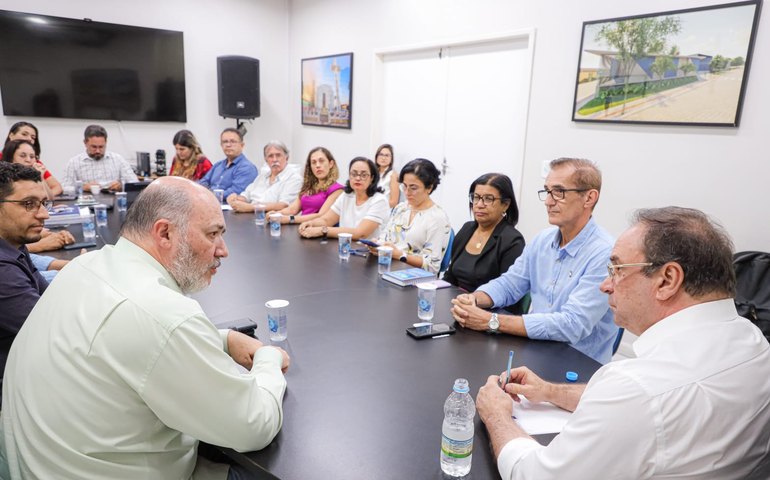 Em reunião com Luciano, reitor Josealdo Tonholo fala da importância de Arapiraca para o crescimento da Ufal