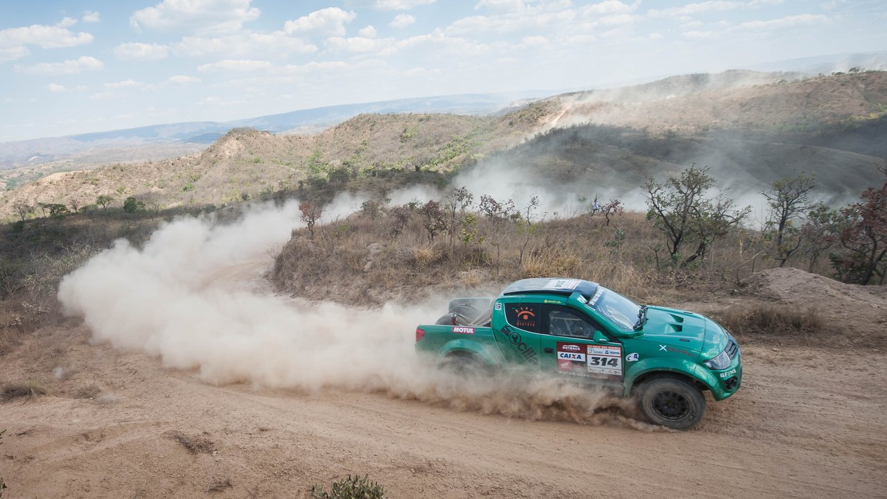 Rally dos Sertões dá o sinal verde com etapa dura