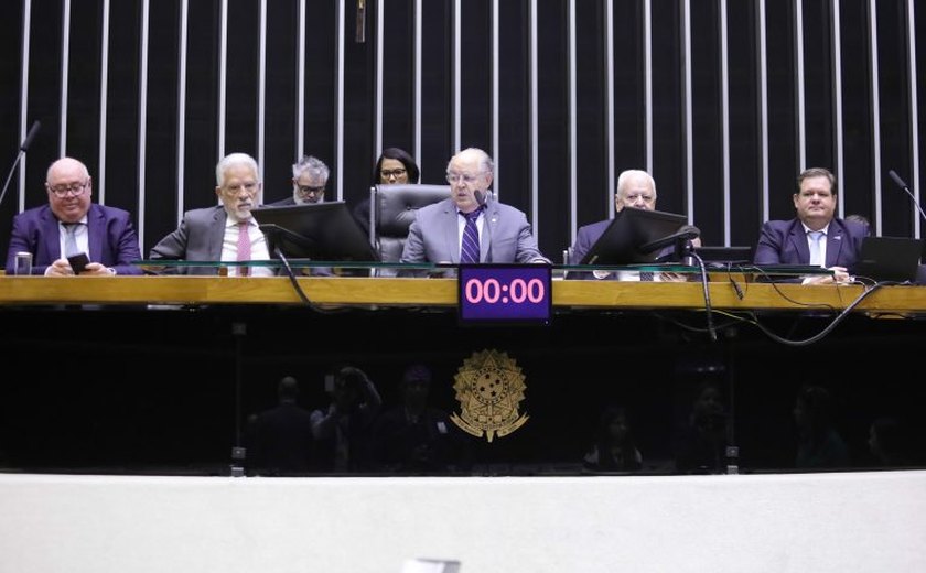 Sessão solene na Câmara dos Deputados celebra os 30 anos do Plano Real