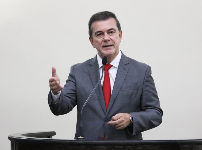 Deputado Ronaldo Medeiros destaca trabalho realizado pela Arsal