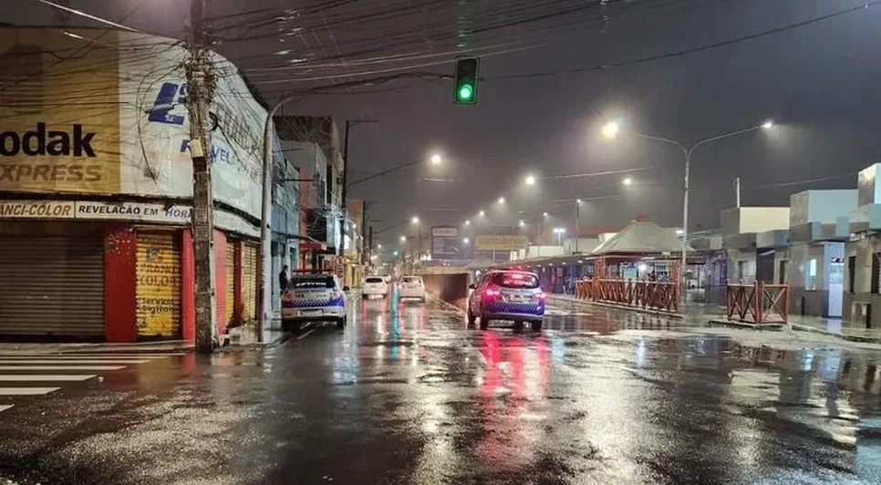 Motociclista morre após colidir com muro de terminal em Aracaju