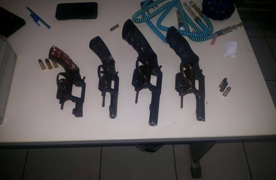 armas apreendidas poço verde  / Foto: PC