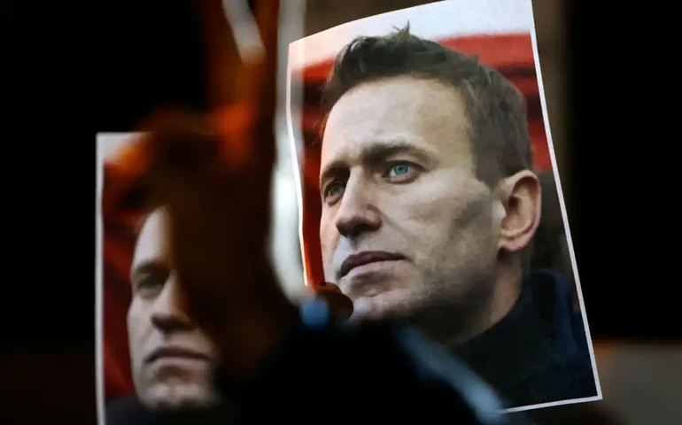 Espiões, um assassino e mensagens secretas: entenda os bastidores da troca de prisioneiros entre a Rússia e o Ocidente