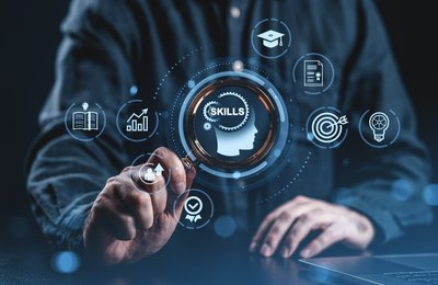 Profissionais de Administração apontam aprendizado contínuo e inteligência artificial como prioridades para o futuro da profissão