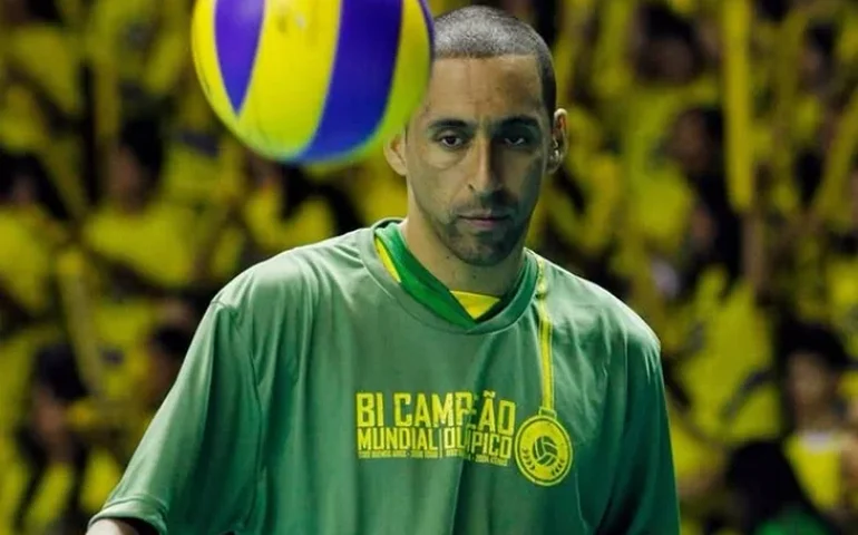 Ex-líbero Serginho relembra primeira vez que dividiu quarto com Maurício e faz alerta sobre o vôlei atual