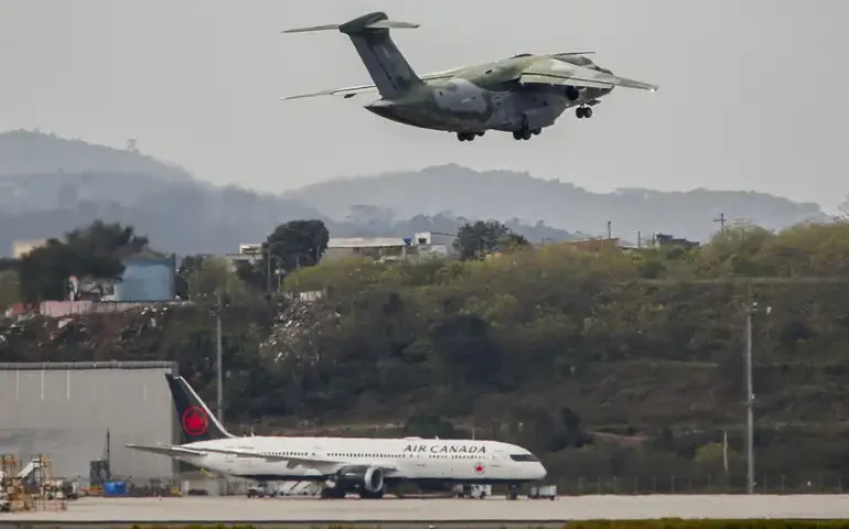 Conheça sistema de ejeção que salvou piloto após avião da FAB cair no Rio Grande do Norte