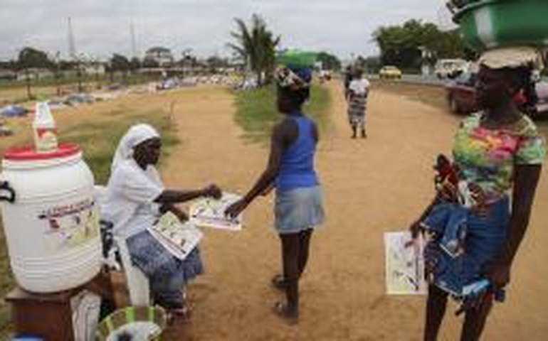 Ebola: cerca de 30 pessoas estão sob vigilância na Espanha